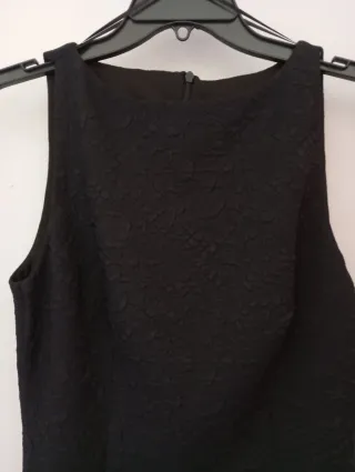 Vestido negro abullonado