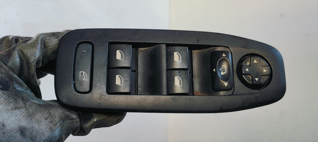 MANDO ELEVALUNAS DELANTERO IZQUIERDO PEUGEOT 2008