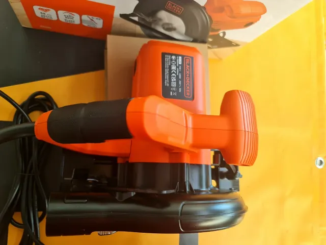 Sierra Circular BLACK+DECKER de 1200W y 165mm,