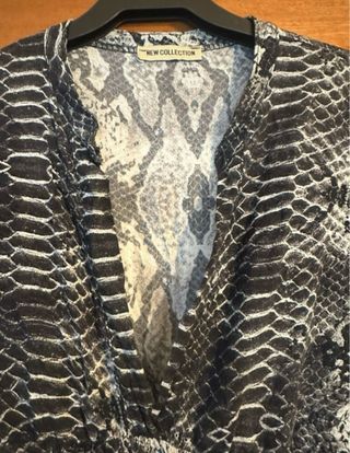 Vestido mini estampado serpiente