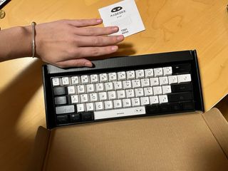 Teclado Gaming 60% RGB MageGee