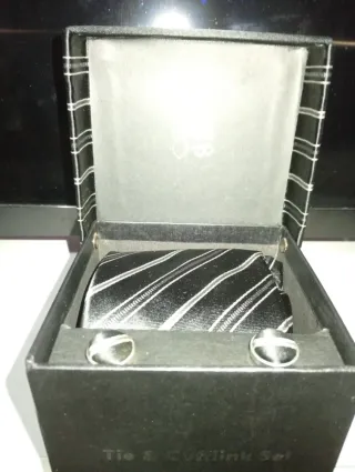 Corbata y Gemelos Set Negro y Plateado