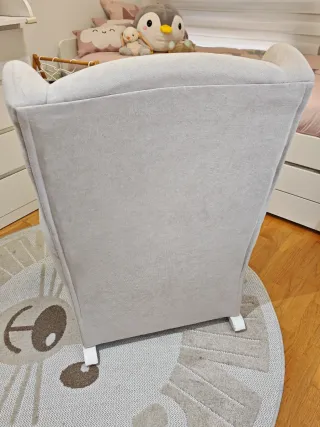 Butaca mecedora de lactancia color beige