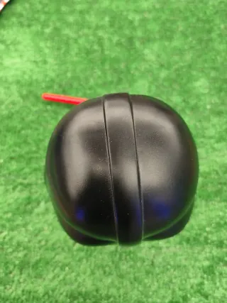 Figura Darth Vader con sable de luz (es una hucha)