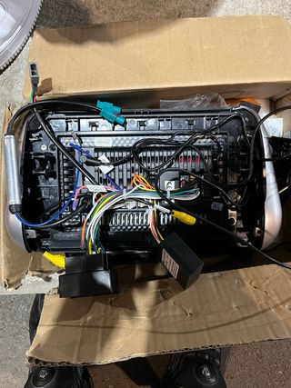 Pantalla Peugeot 208 averiada