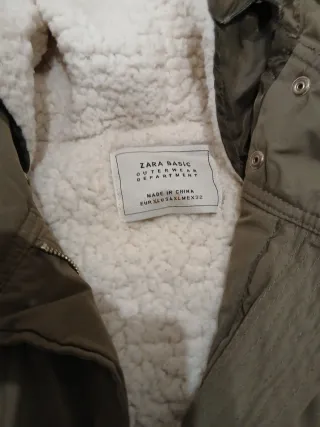 Abrigo Zara verde con borrego