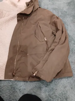 Abrigo Zara verde con borrego