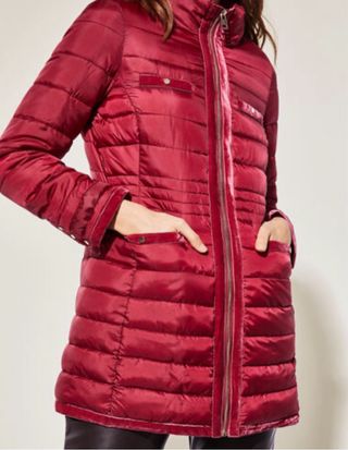 Anorak Cortefiel largo rojo