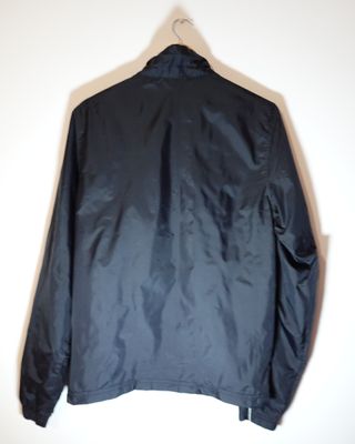 Chaqueta Nike Negra con Ribete Blanco