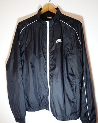 Chaqueta Nike Negra con Ribete Blanco