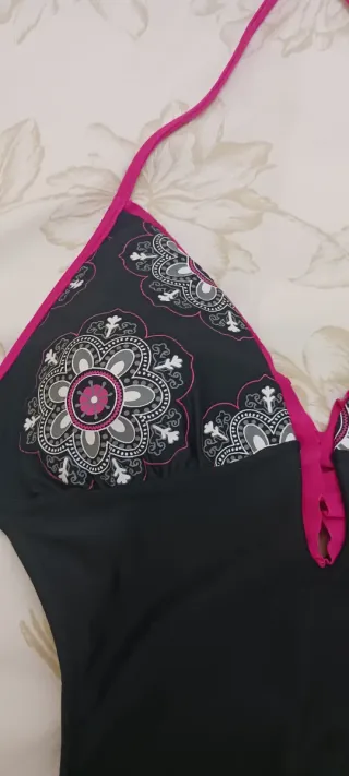 Bañador Triquini Negro y Rosa. Leonisa