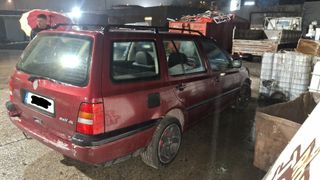 VW Golf 3 Variant 1.4i AEX para desmontar