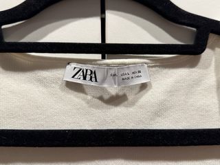 Camiseta Zara con detalles dorados nunca puesta