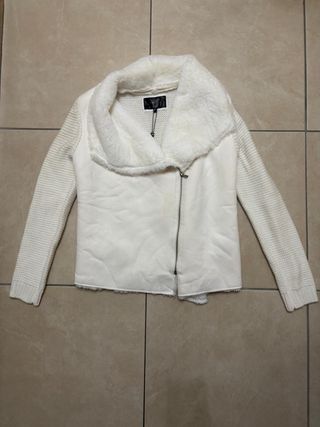 Maglione bianco con collo in pelliccia