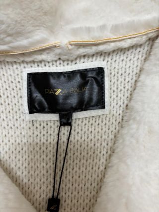 Maglione bianco con collo in pelliccia