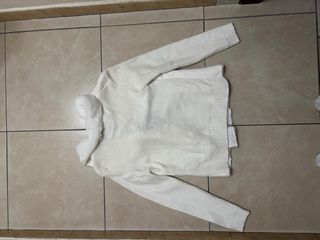 Maglione bianco con collo in pelliccia