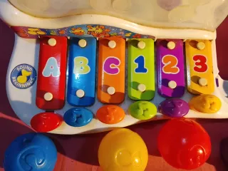 Xilófono infantil con accesorios