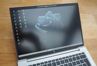 Portátil HP 845 G9 14" Ryzen 5, 16Gb RAM 512Gb SSD