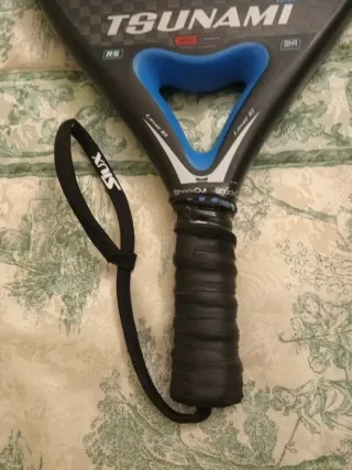 Pala de pádel SIUX Tsunami Xtreme Carbon 5.0