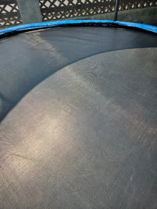 Cama elástica con red de seguridad