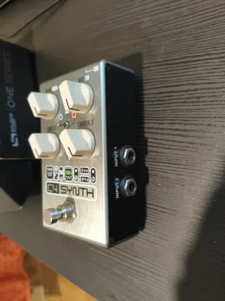 Pedal Source Audio C4 Synth Guitarra Bajo