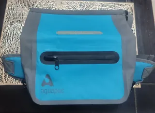 Riñonera Aquapac estanca deportes acuáticos