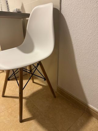 6 sillas modernas a 15 euros cada una