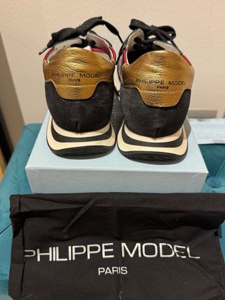 Zapatillas Philippe Model Negras y Rojas Talla 39