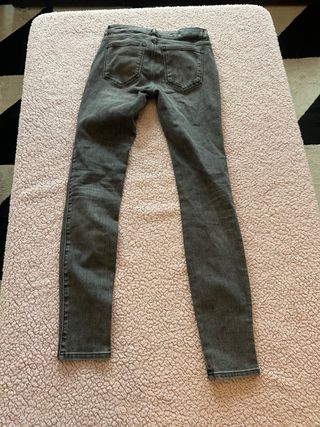 Vaqueros Massimo Dutti grises