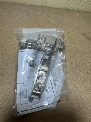 Bisagra BLUM CLIP TOP BLUMOTION