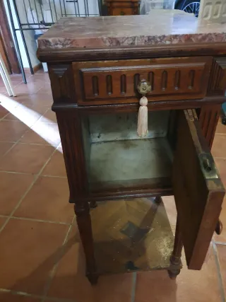 Mesita auxiliar madera y mármol antigua