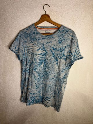 Camiseta Salsa Estampada Azul y Blanco