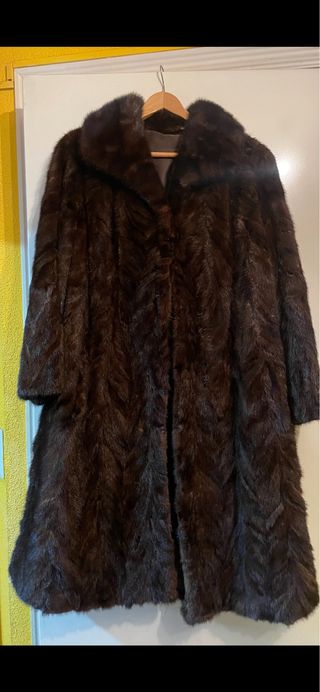 Abrigo de piel marrón