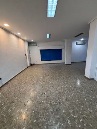 LOCAL COMERCIAL EN ALQUILER – ZONA CÉNTRICA