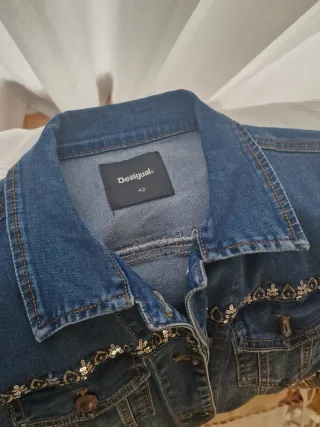 Cazadora vaquera Desigual Talla 42