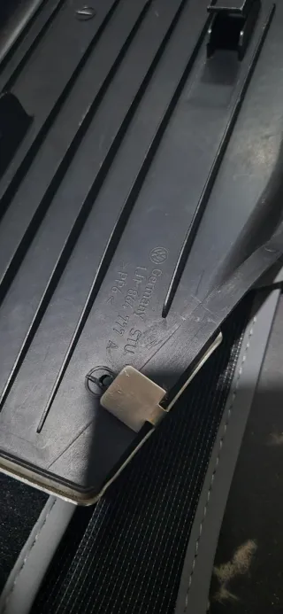 Reposapiés Golf 4 R32