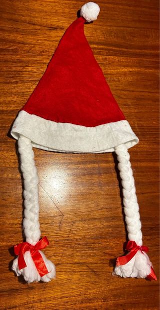 Gorro Papá Noel con trenzas y lazos