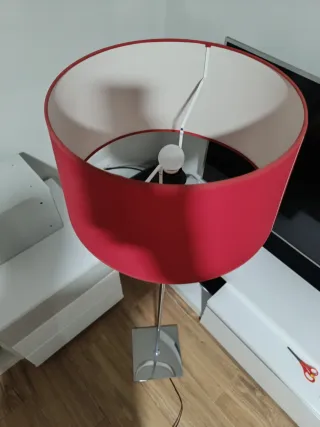 Lámpara de pie IKEA Roja y Plateada