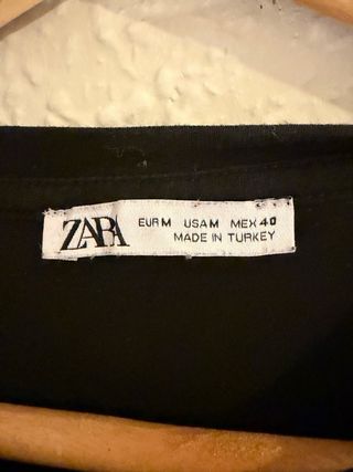 Camiseta Zara Negra Básica slim fit