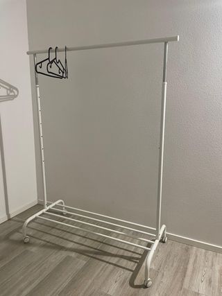 Appendiabiti bianco con ruote