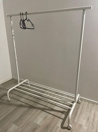 Appendiabiti bianco con ruote