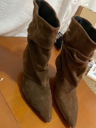 Botines de ante marrones