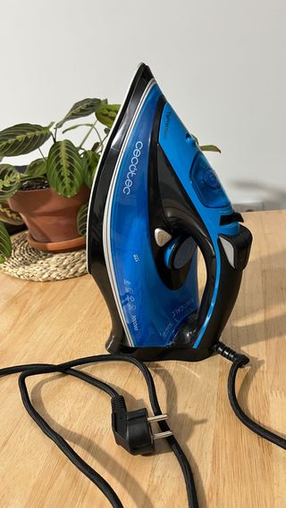 Plancha de ropa Cecotec 3000W