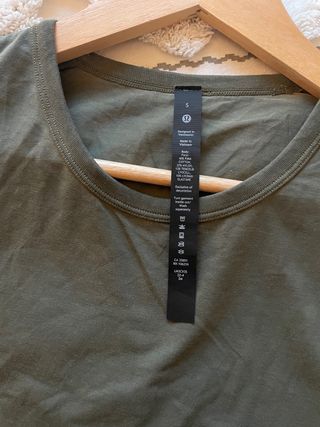 Lululemon Camiseta Manga Larga Verde Oliva Talla S