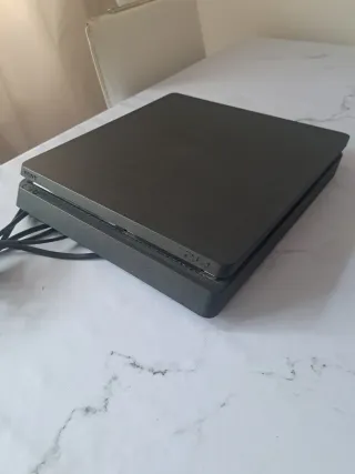 Sony PS4 Slim Negra