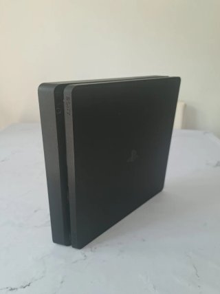 Sony PS4 Slim Negra