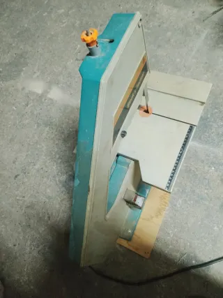 Sierra de cinta Black & Decker