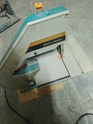 Sierra de cinta Black & Decker