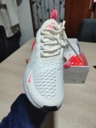 Nike W Air Max 270 Rojas y Blancas