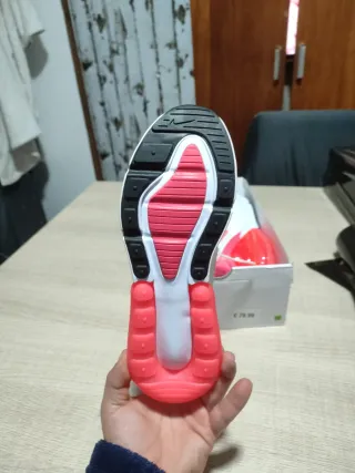 Nike W Air Max 270 Rojas y Blancas